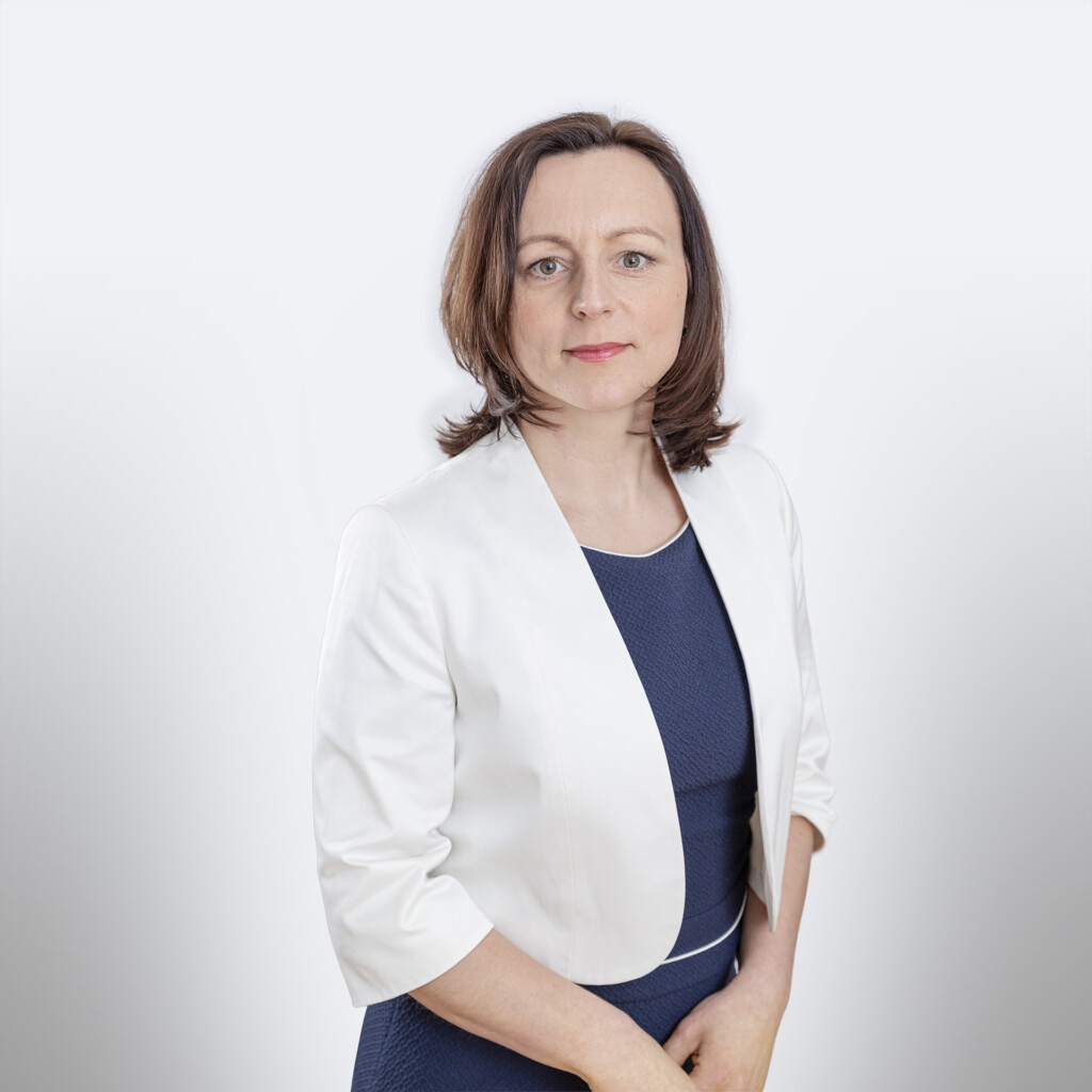 Dr. Anna Heide